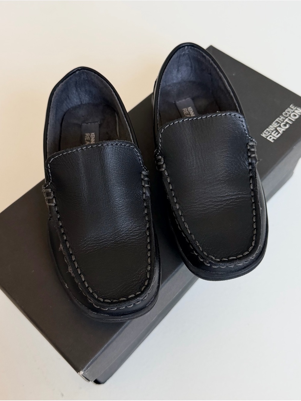 Kenneth Cole Reaction Driving Dime 2 LE Black Leather Slip-On Loafers